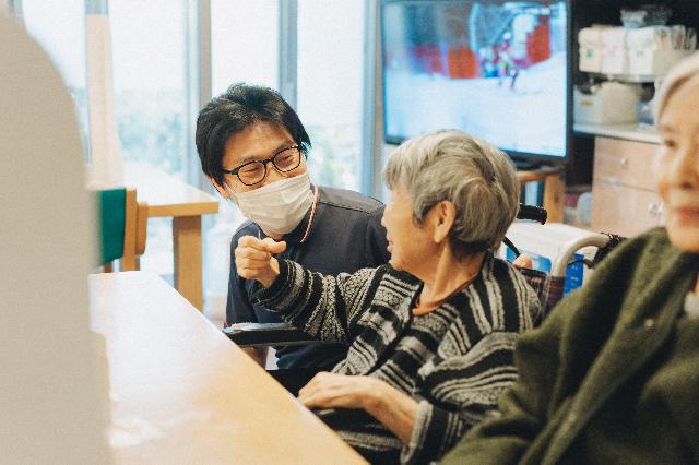 【小規模多機能型居宅介護事業所】　介護士（常勤）　年間休日124日+リフレッシュ休暇3日