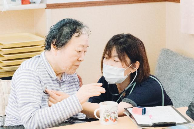 ★年間休日124日・最寄り駅より徒歩２分　訪問看護ステーション　理学療法士